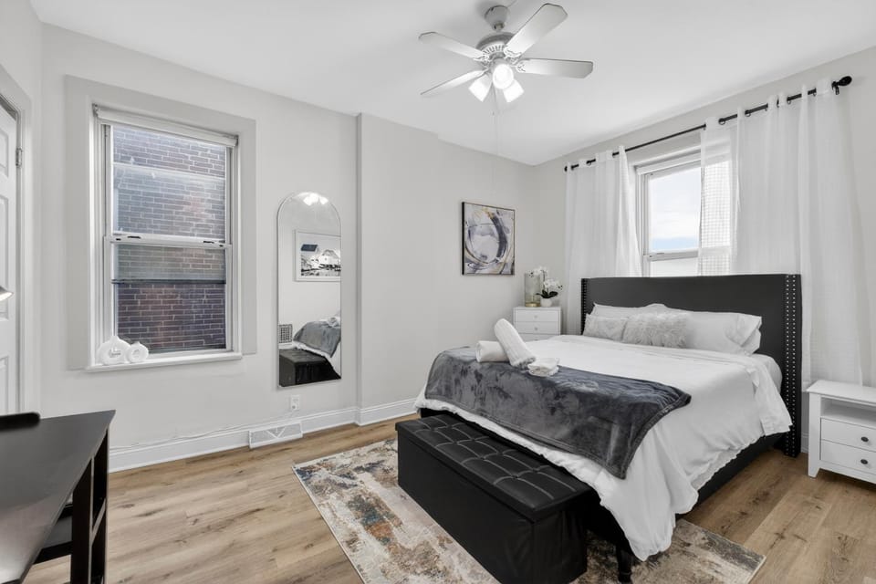 Bed, Photo of the whole room, Bedroom