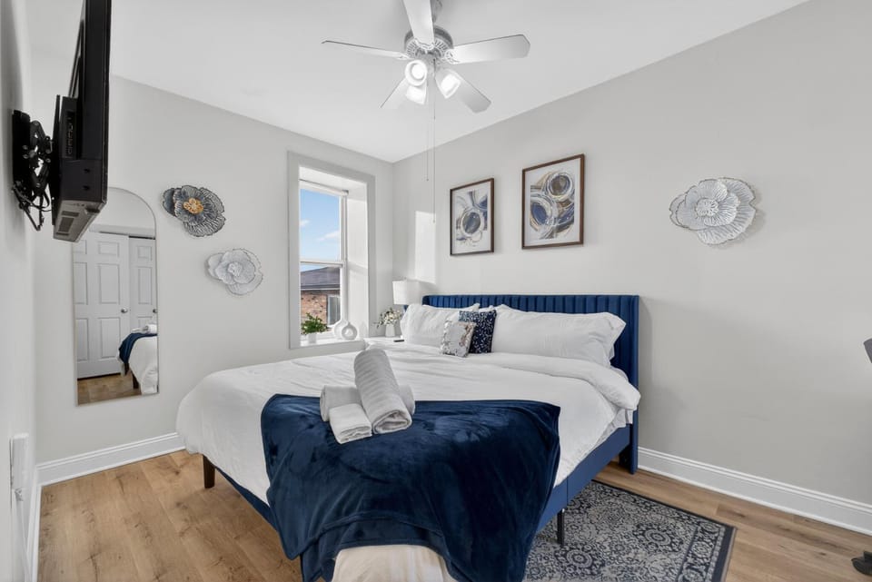 Bed, Photo of the whole room, Bedroom