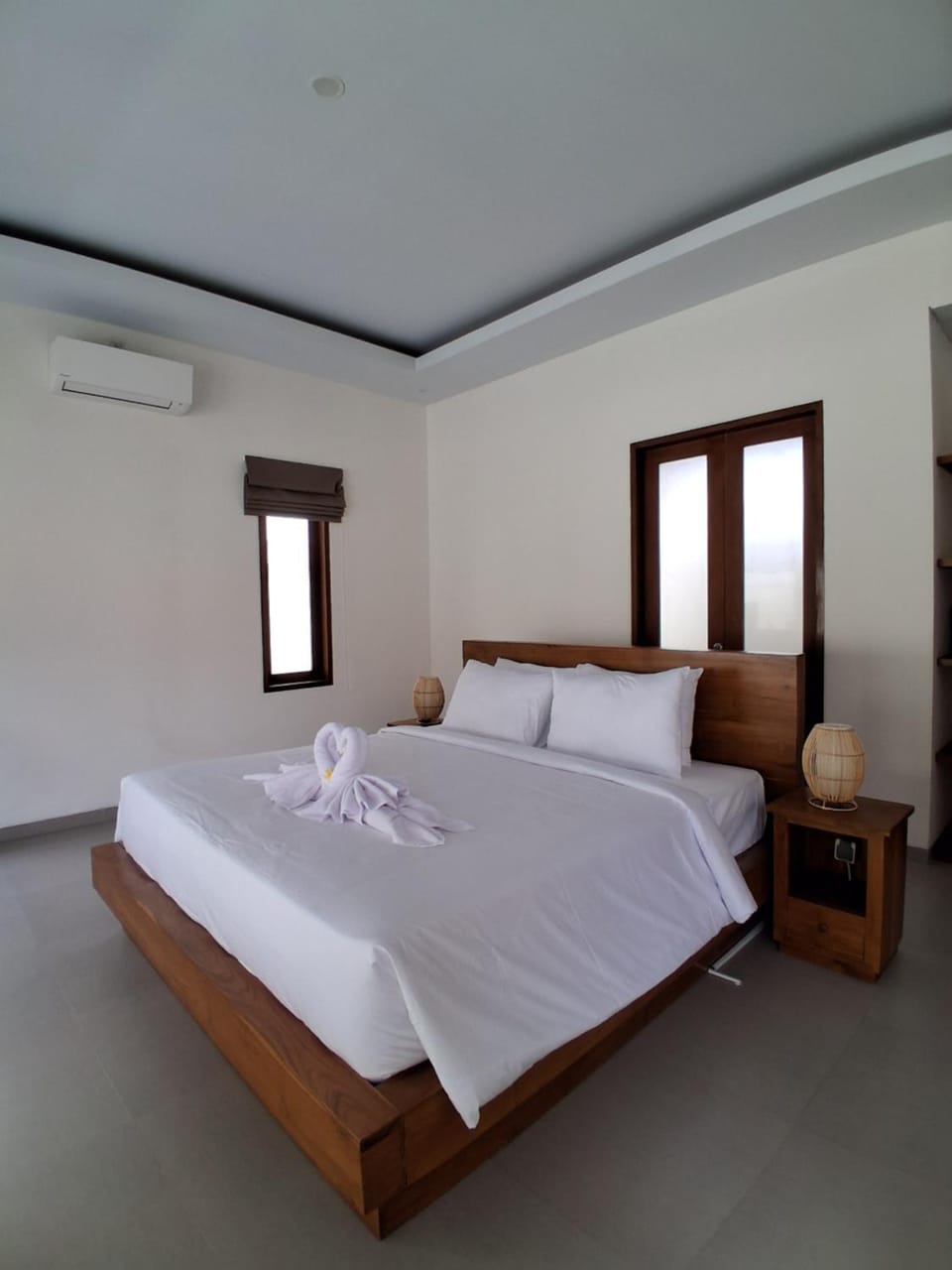 Bed, Photo of the whole room, Bedroom, towels, air conditioner