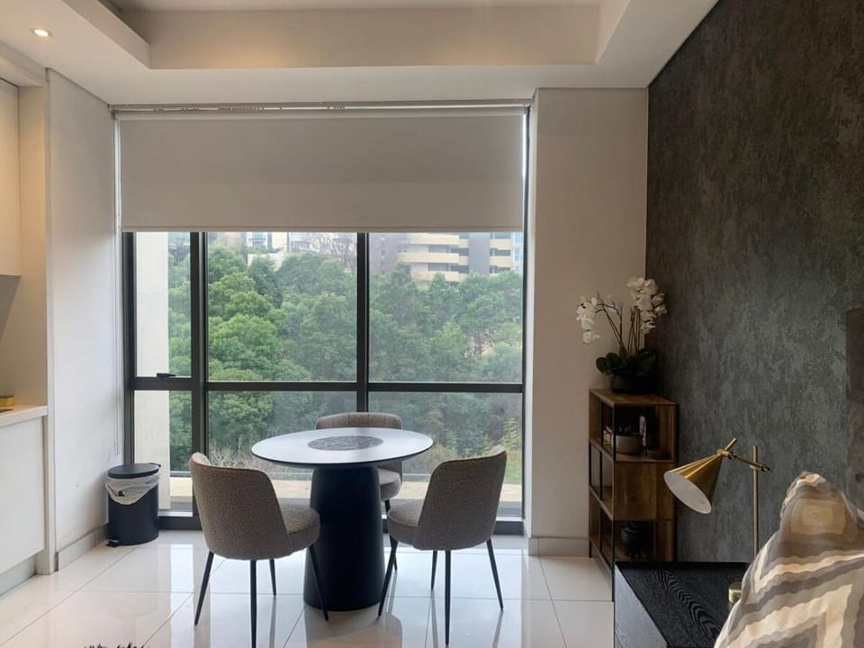 Sandton Skye SG Luxury Apartment hotel in Sandton