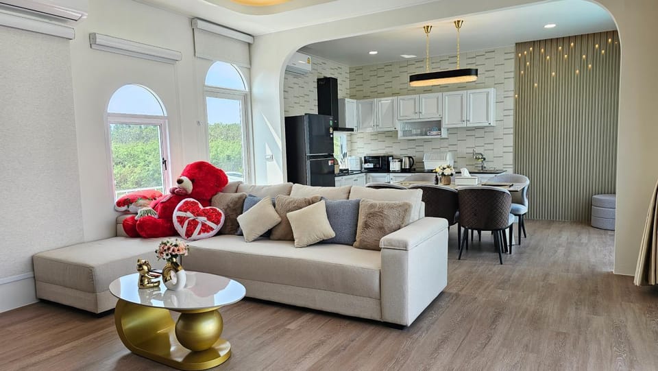 Karaoke, Living room