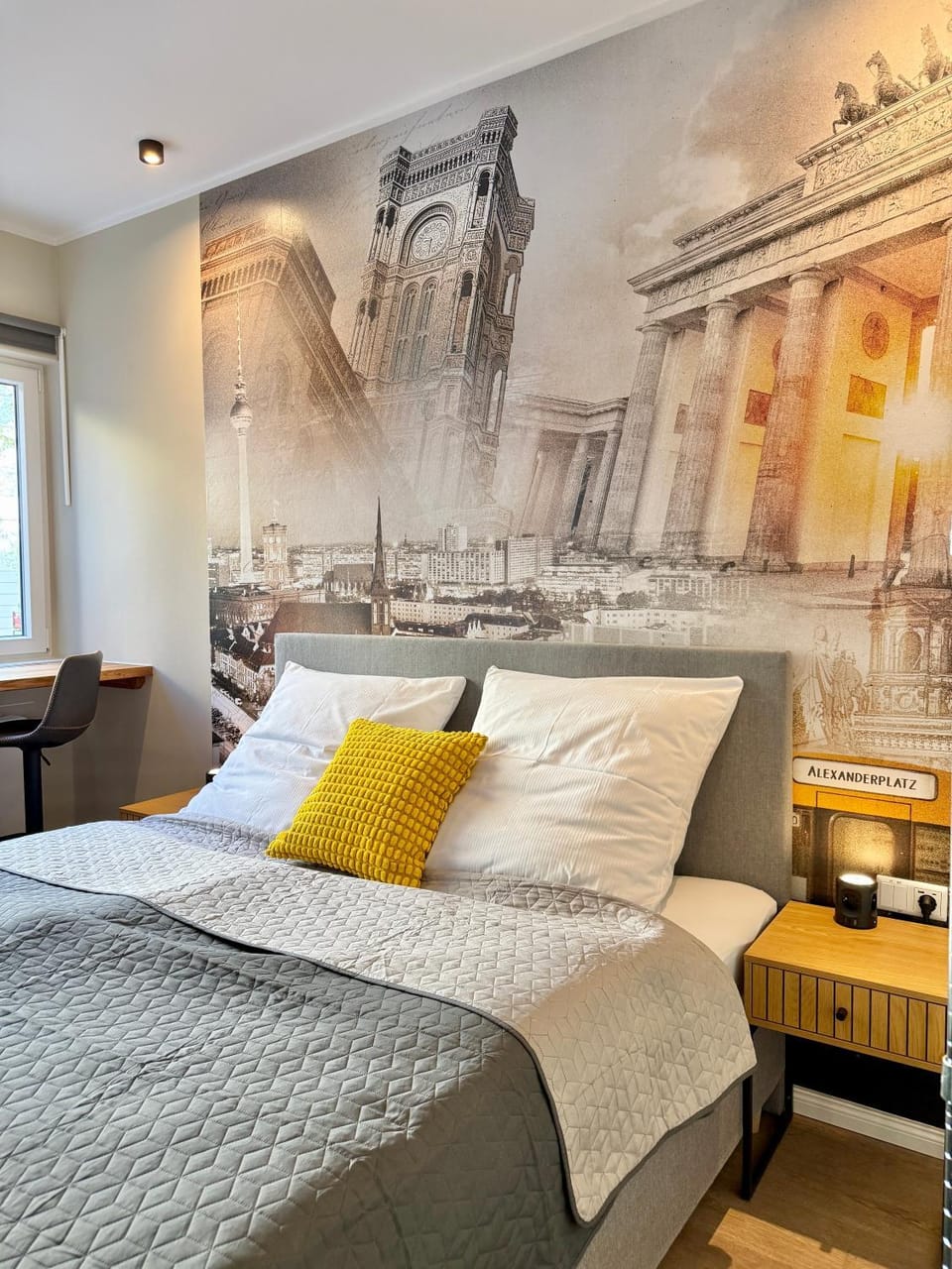 Bed, Photo of the whole room, Bedroom