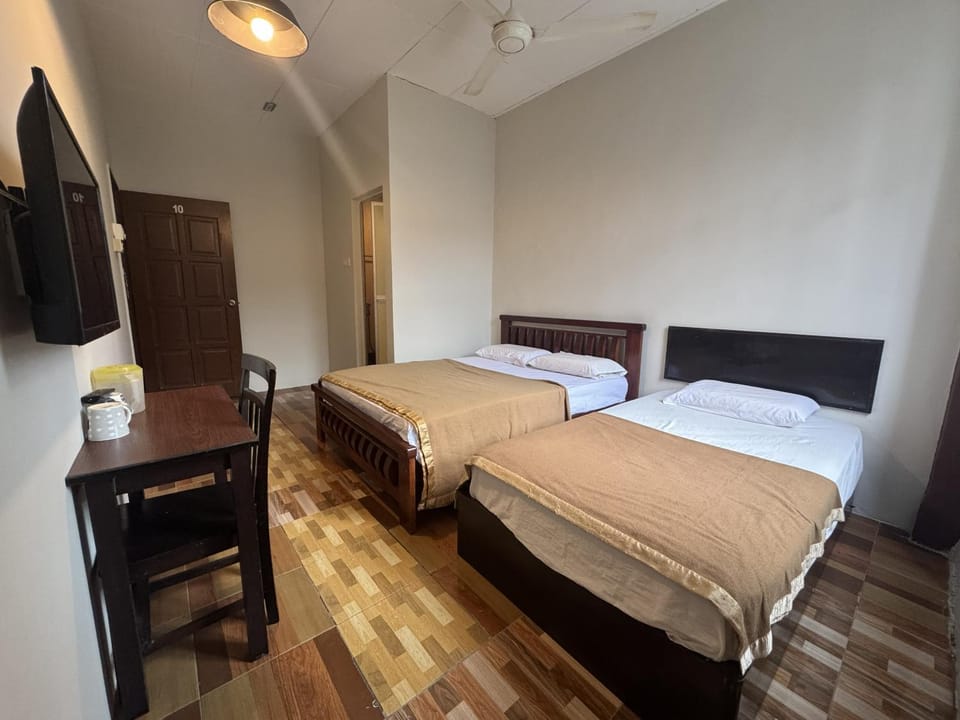 TV and multimedia, Photo of the whole room, Bedroom