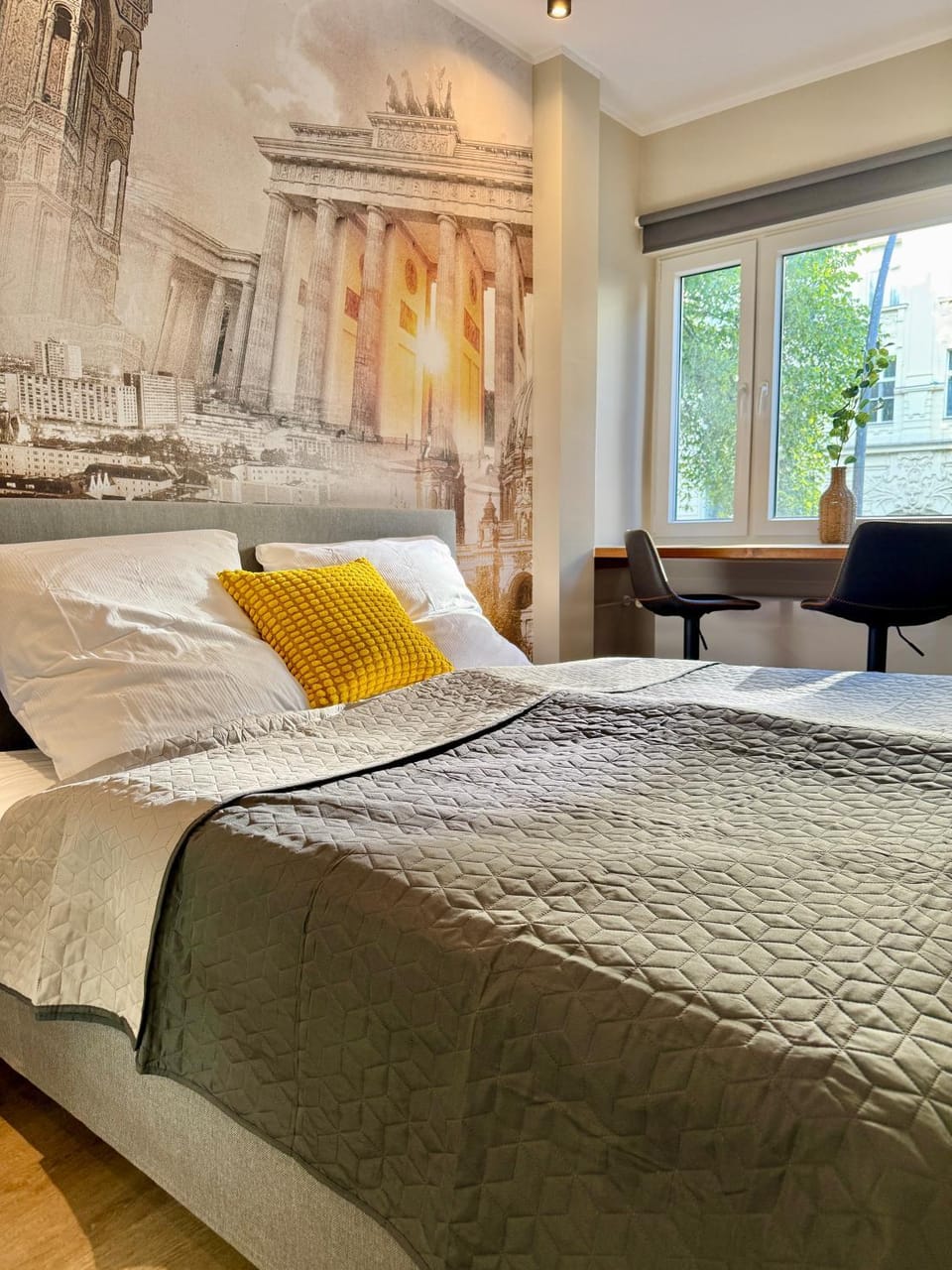 Bed, Living room, Photo of the whole room, Bedroom