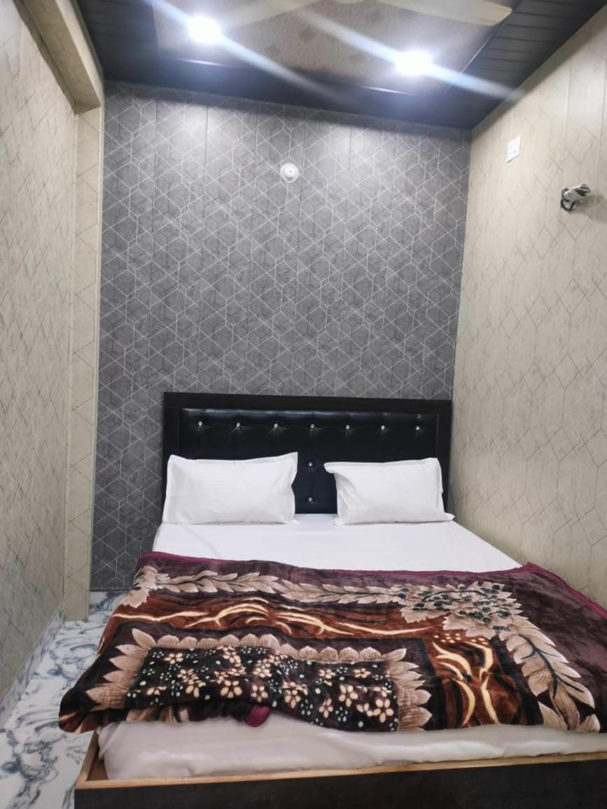 Shri jee Home stay Vacation rental in Uttar Pradesh