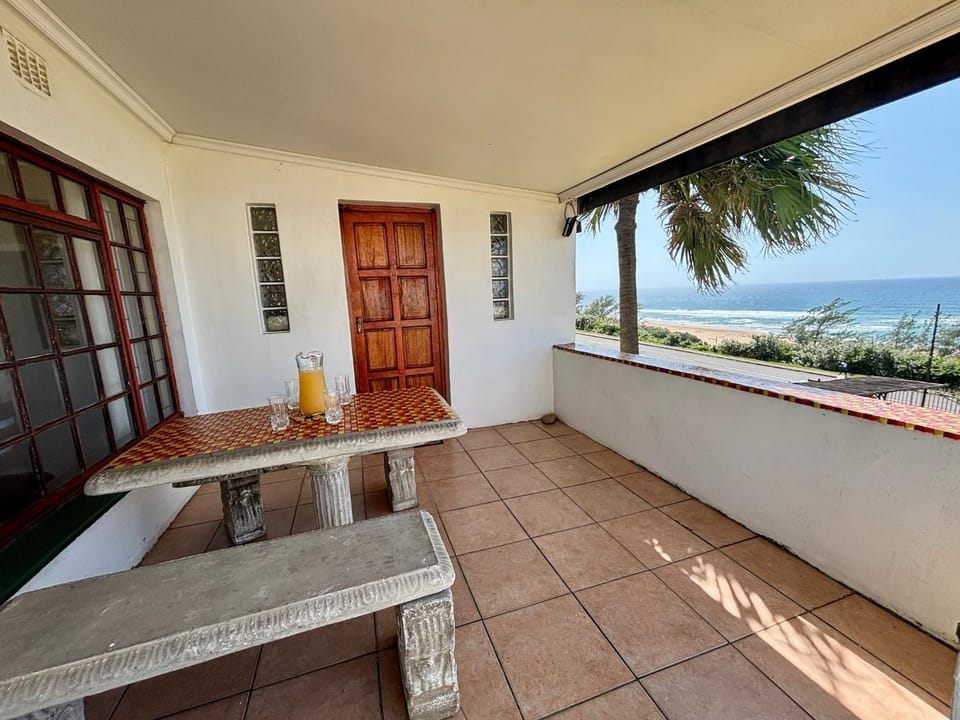 Seating area, Breakfast
