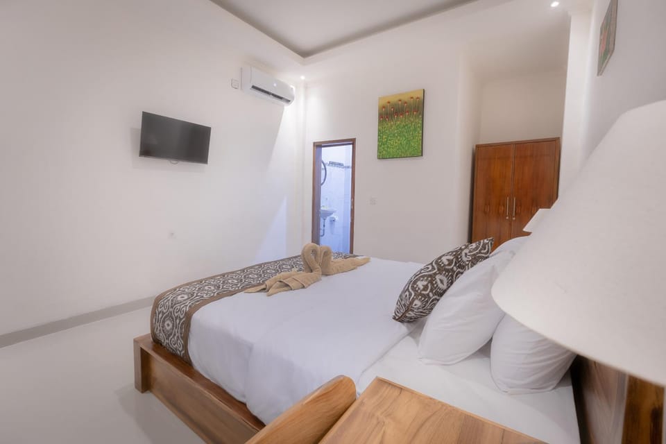 Bed, TV and multimedia