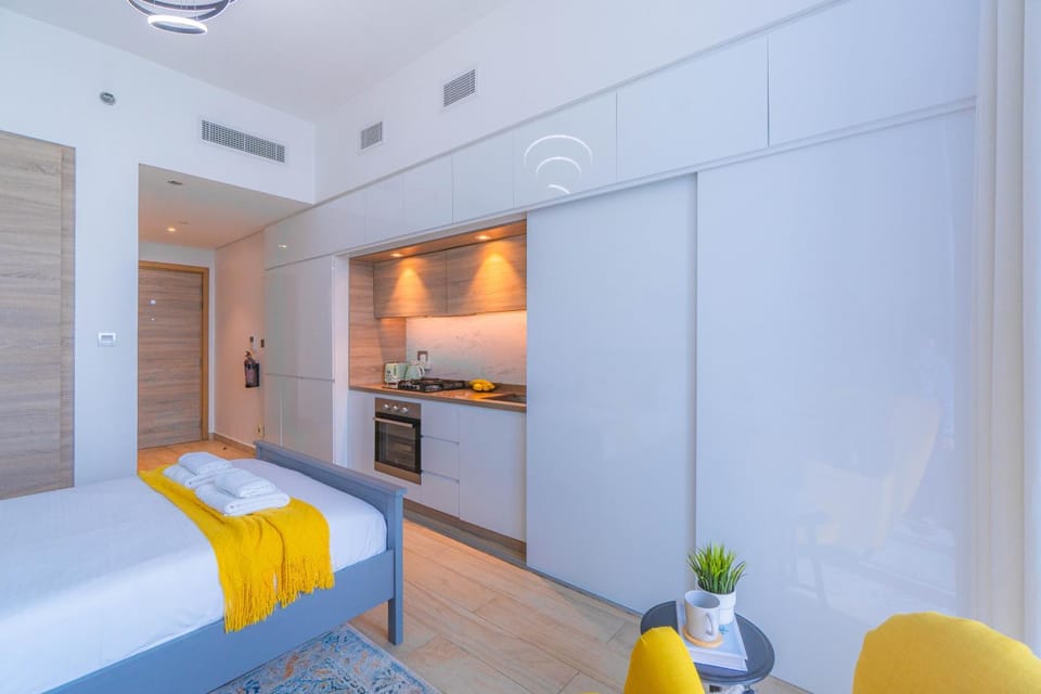 StudioOne Tower Sky-High Marina Chic, Sea Views & Designer Pool Apartment in Dubai