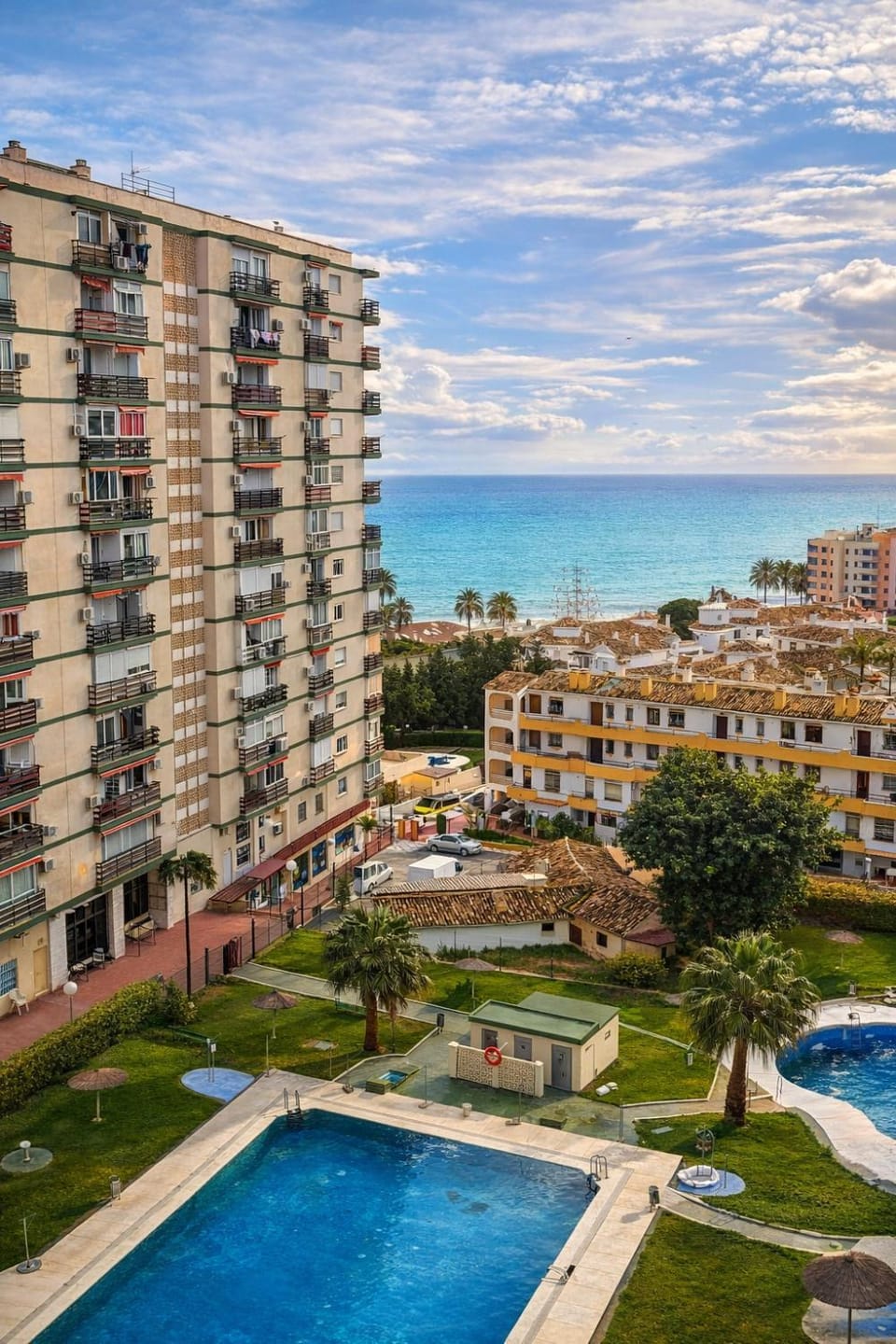 Property building, Day, Beach, Pool view, Sea view, Swimming pool, Location