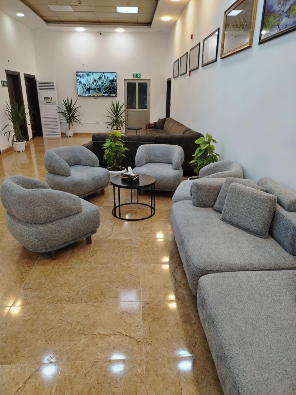 Communal lounge/ TV room