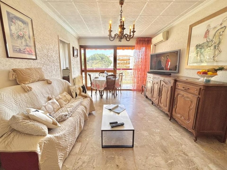 FS930-A302 Appt 3 pièces 5 personnes FREJUS Apartment in Fréjus