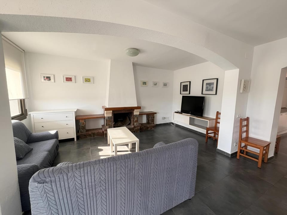 Communal lounge/ TV room, TV and multimedia, Living room, Evening entertainment
