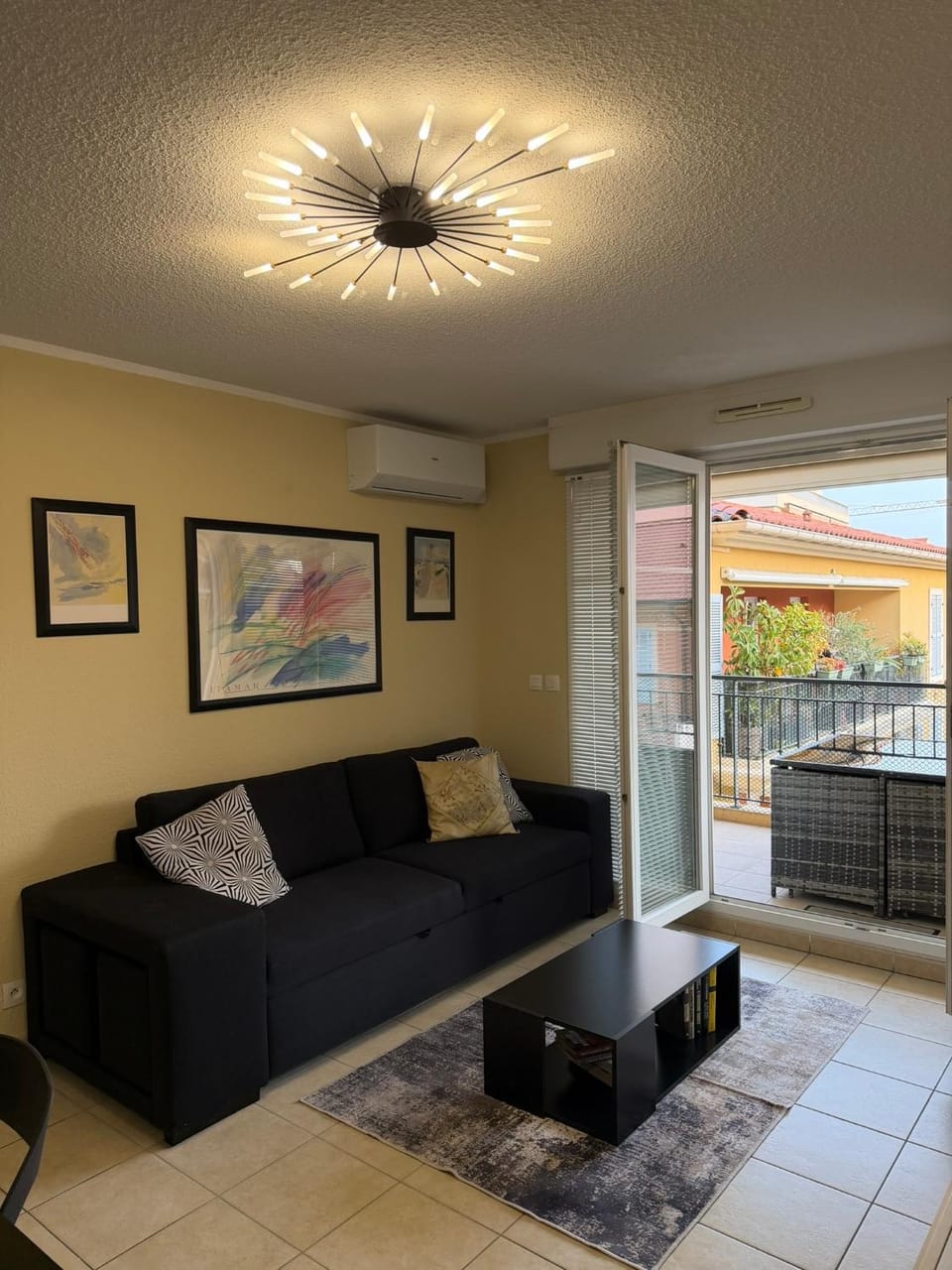 Bilocale Menton centro, terrazzo e parking privato Apartment in Menton