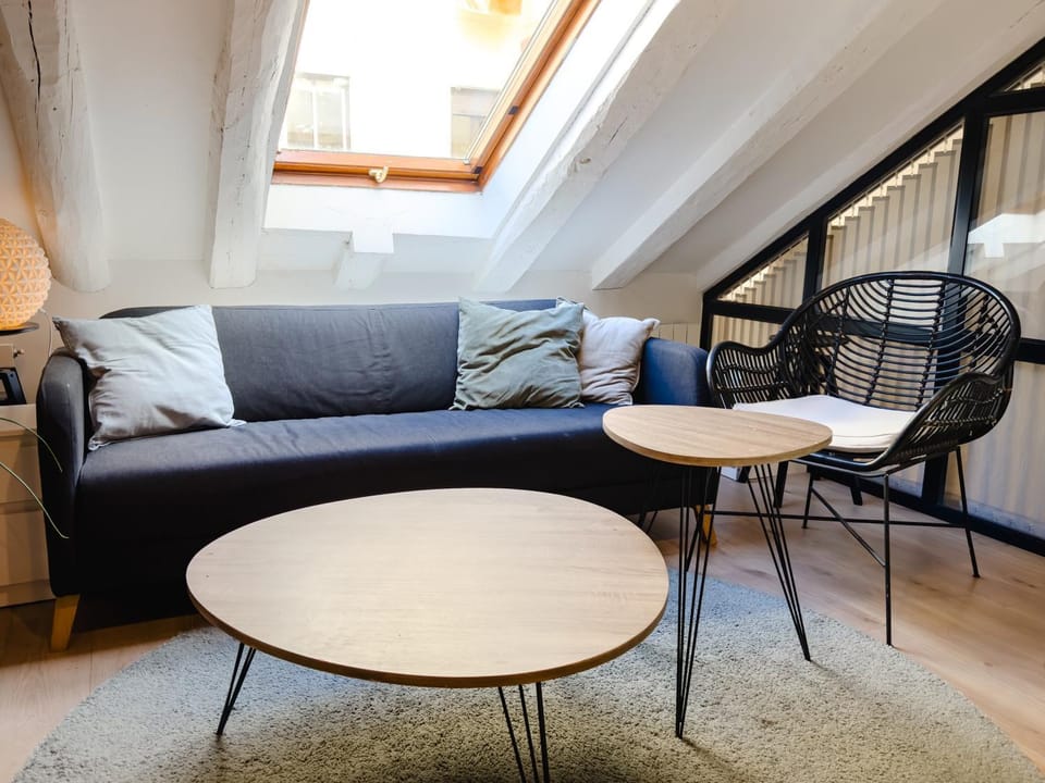 The Hidden Loft, Antón Martín Metro Apartment in Centro