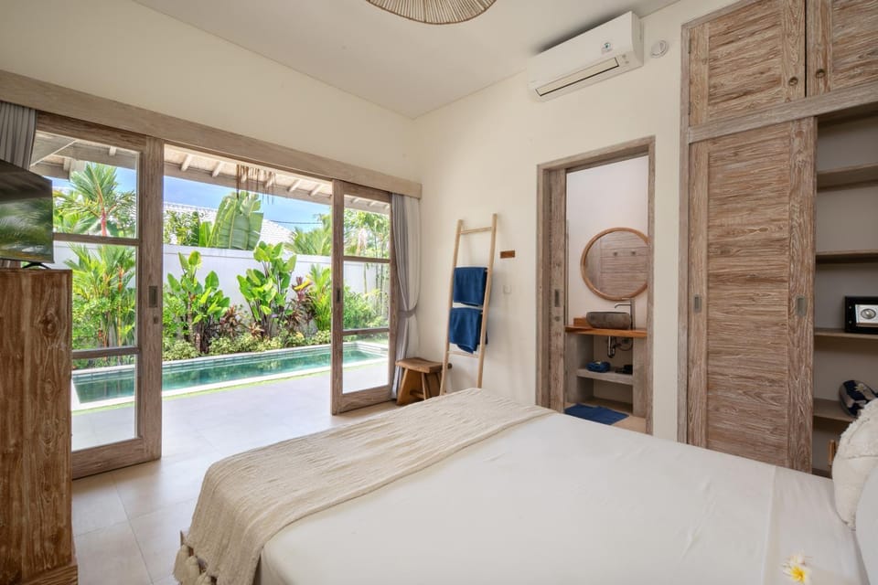 Bed, Bedroom, Pool view, safe, wardrobe