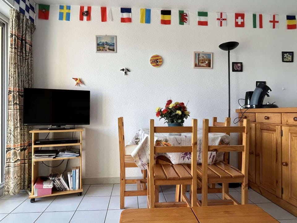 TV and multimedia, Dining area