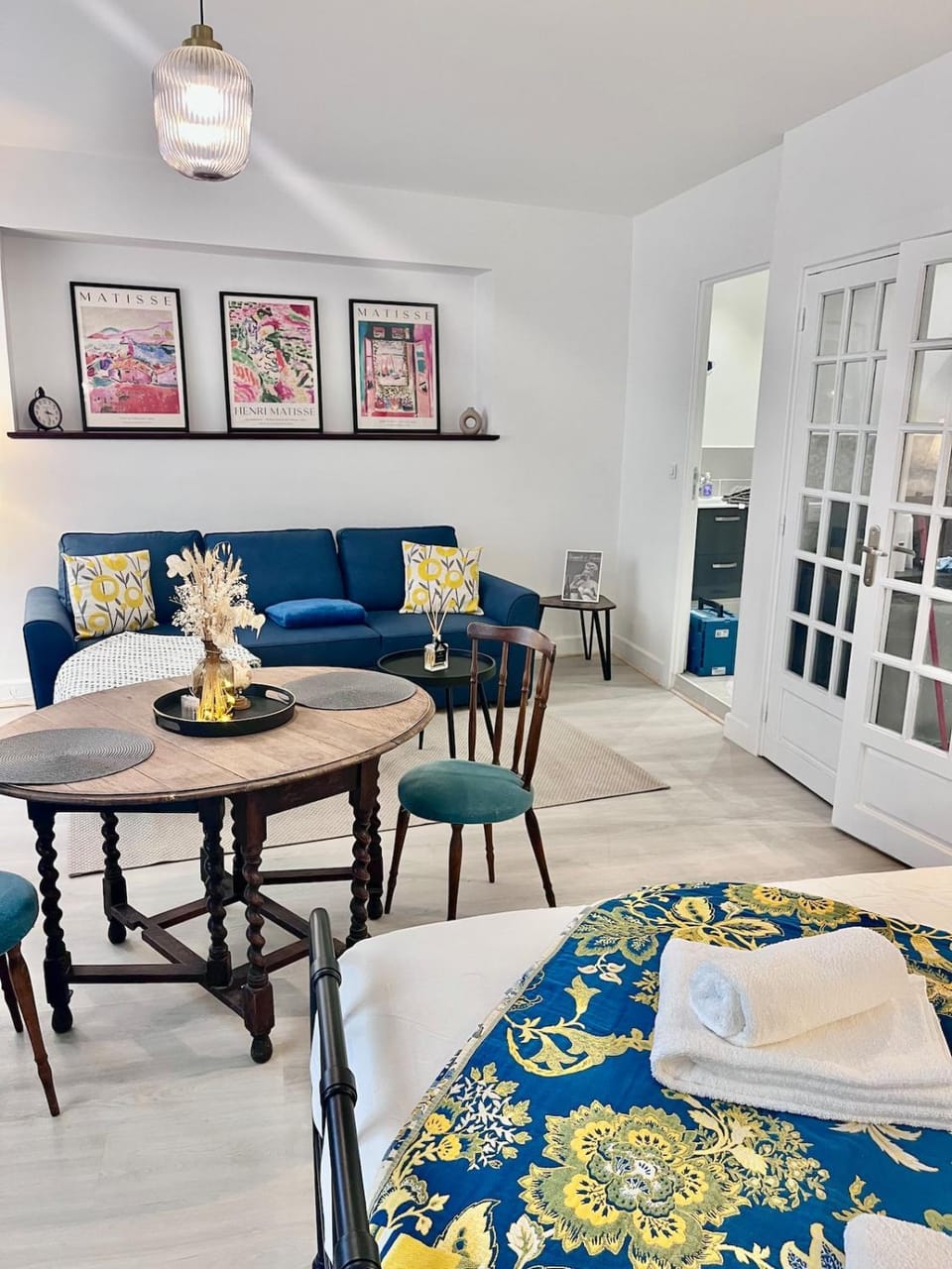 Living room, Dining area