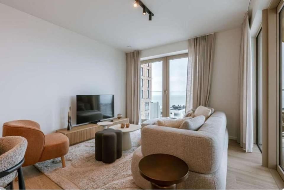 Nora - Elegant seaview escape with balcony Apartment in Ostend
