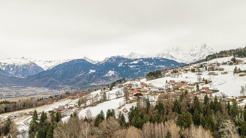 White Chalet Chalet in Combloux