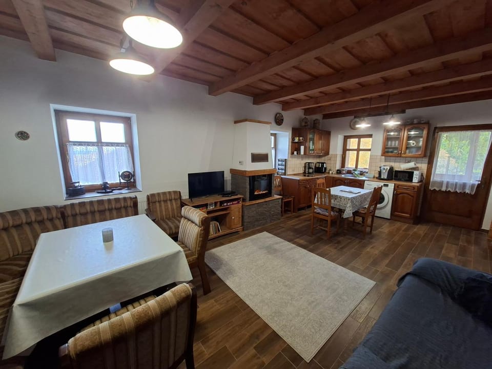 Communal lounge/ TV room, Kitchen or kitchenette