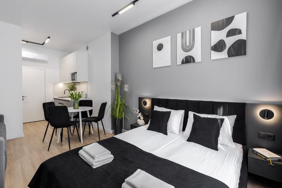 Photo of the whole room, Seating area, Bedroom