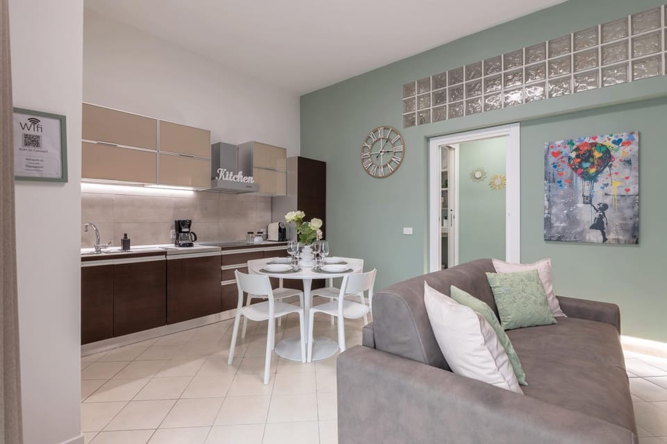 Kitchen or kitchenette, Living room