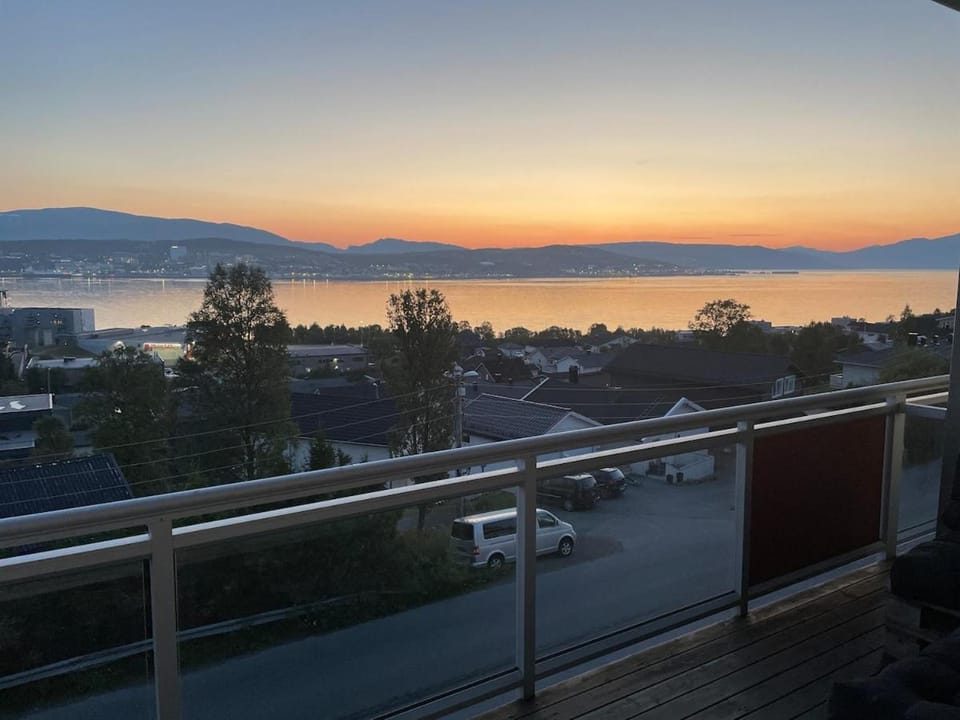 Apartment on Tomasjord with a wonderful view Apartment in Tromso