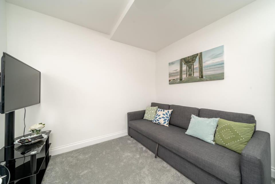 Communal lounge/ TV room, TV and multimedia, Living room, Seating area