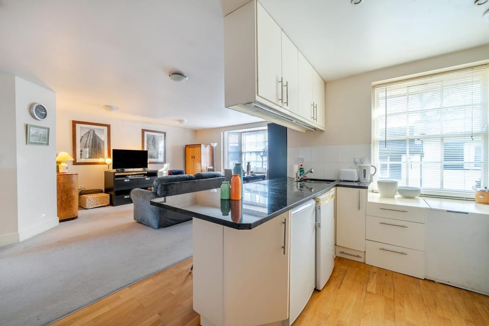 Kitchen or kitchenette, Other, oven, stove