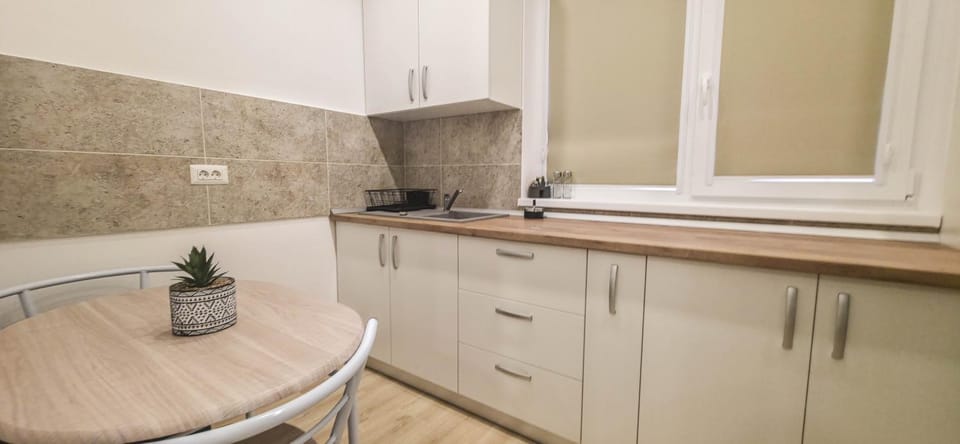 Communal kitchen, kitchen, kitchen