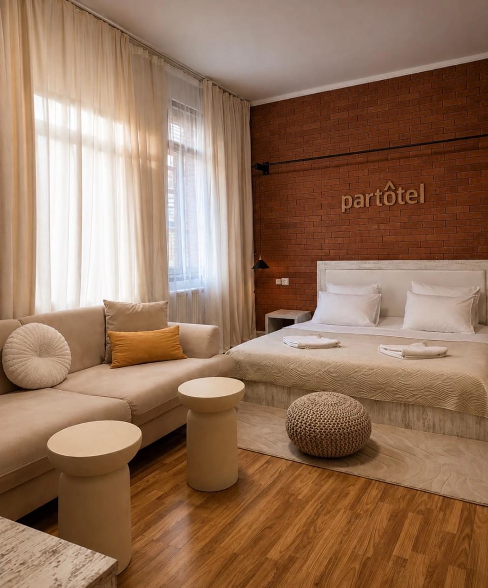 Bed, Seating area, Bedroom