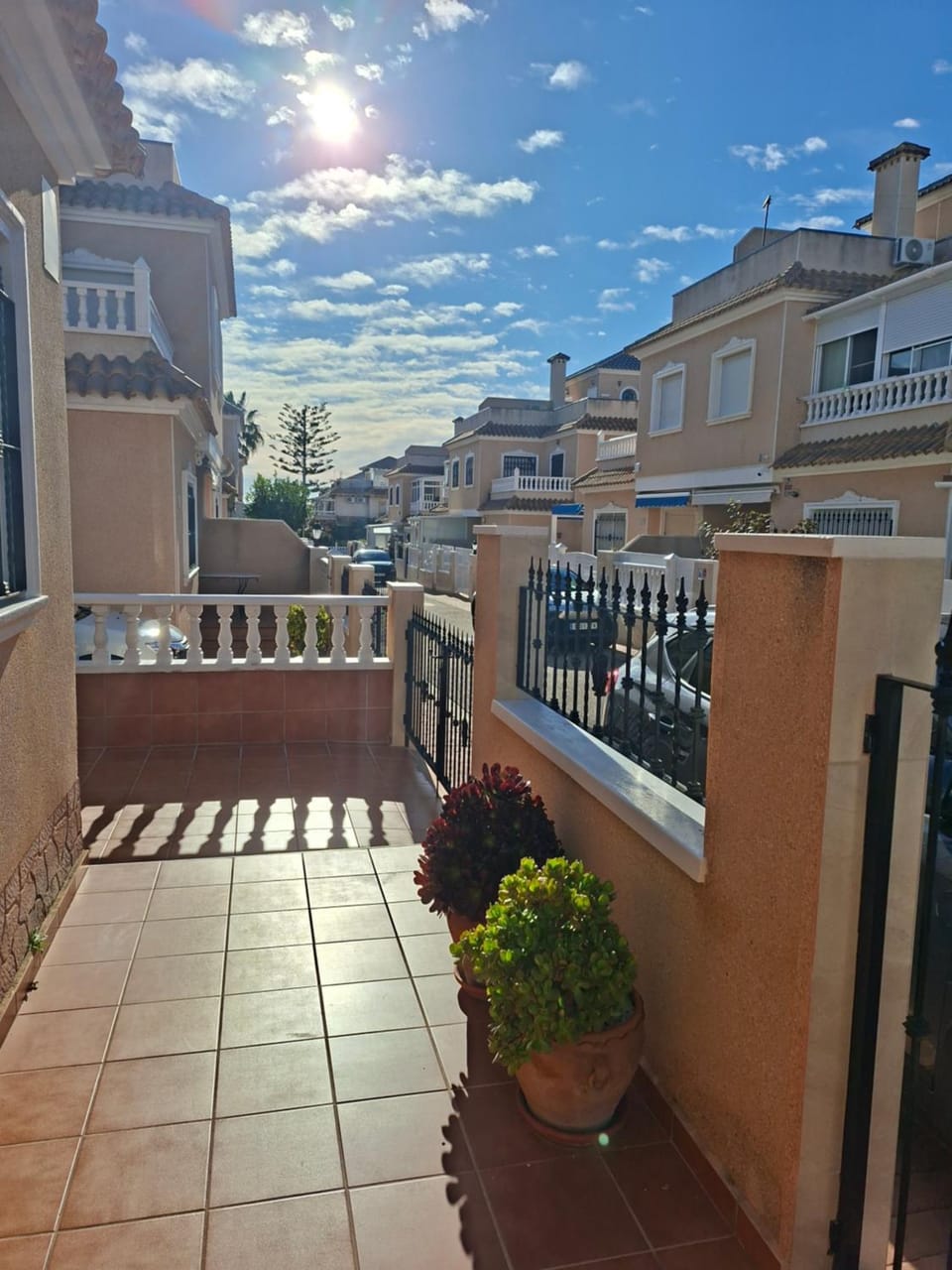 Day, Neighbourhood, View (from property/room), Balcony/Terrace, Street view