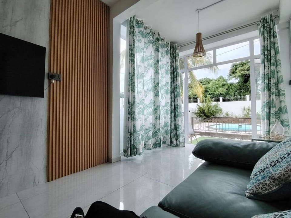 Living room, Pool view