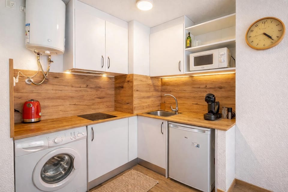 Modern Studio 1 min Walk to Playa Los Locos Apartment in Torrevieja