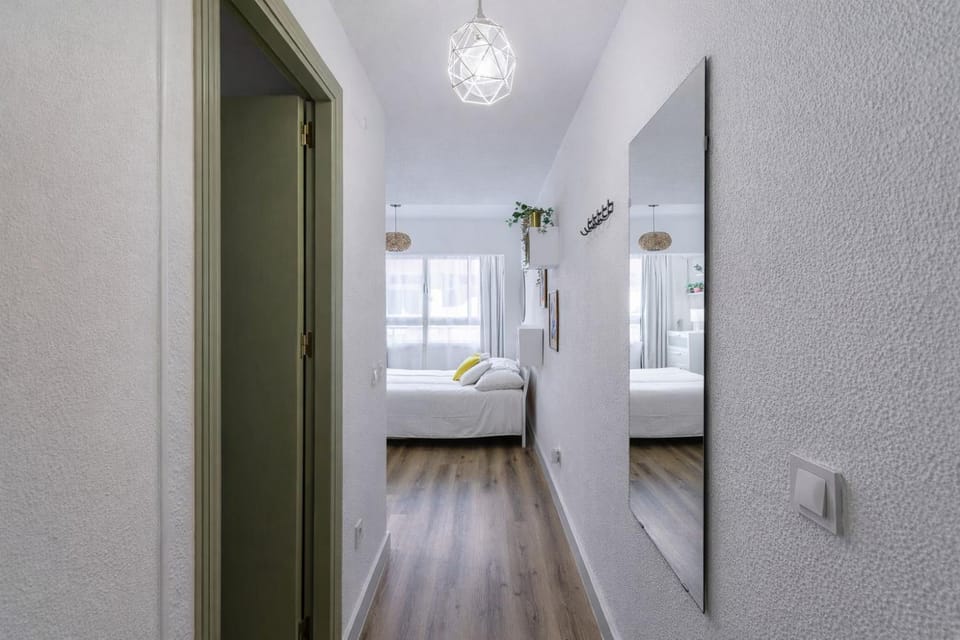 Modern Studio 1 min Walk to Playa Los Locos Apartment in Torrevieja