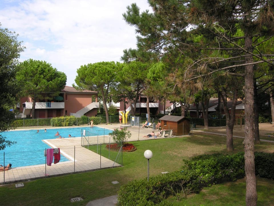 Garden, Swimming pool