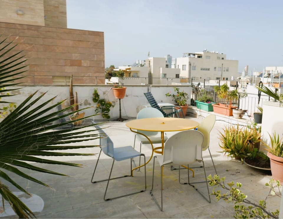 Duplex with rooftop in the heart of Tel Aviv Apartment in Tel Aviv-Yafo