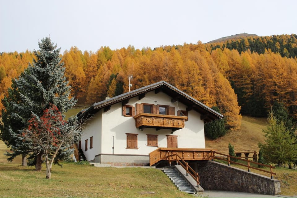 Property building, Autumn, Mountain view