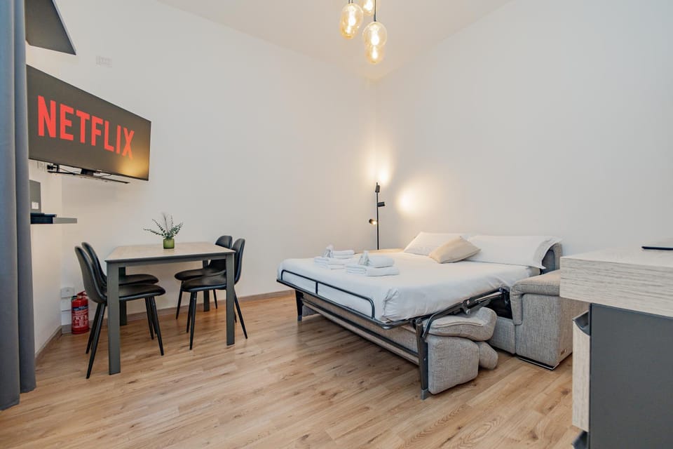 Communal lounge/ TV room, TV and multimedia, Living room, Seating area