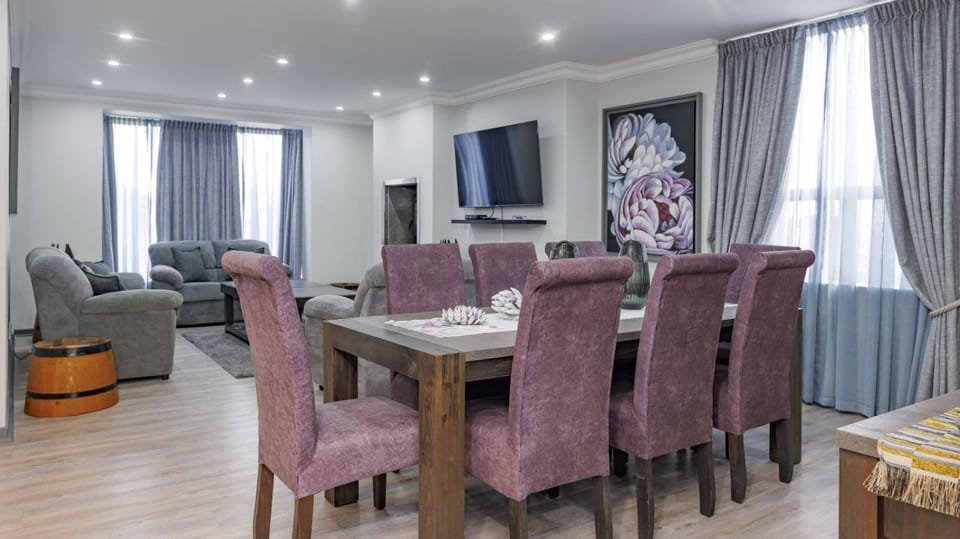 Carpe Diem Unit A next to Langezandt Estate House in Western Cape