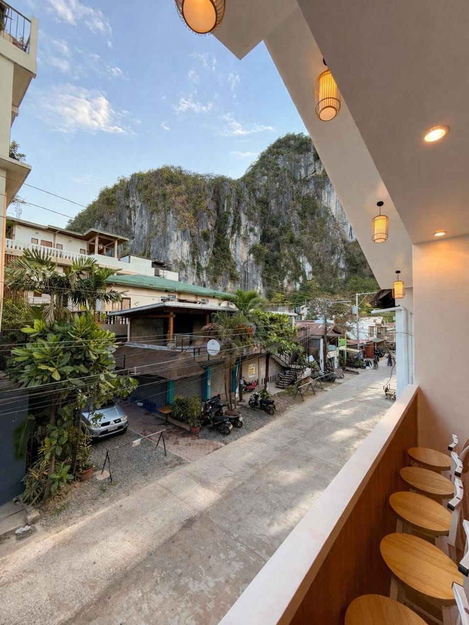 Property building, Natural landscape, Mountain view