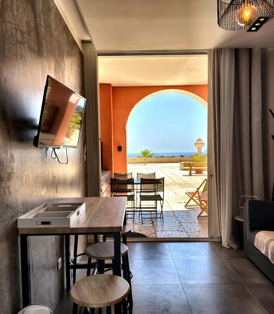 Patio, Sea view