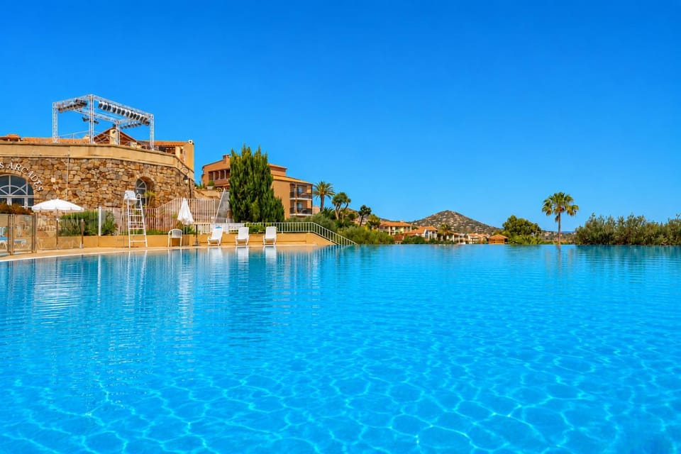 Pool view, Swimming pool