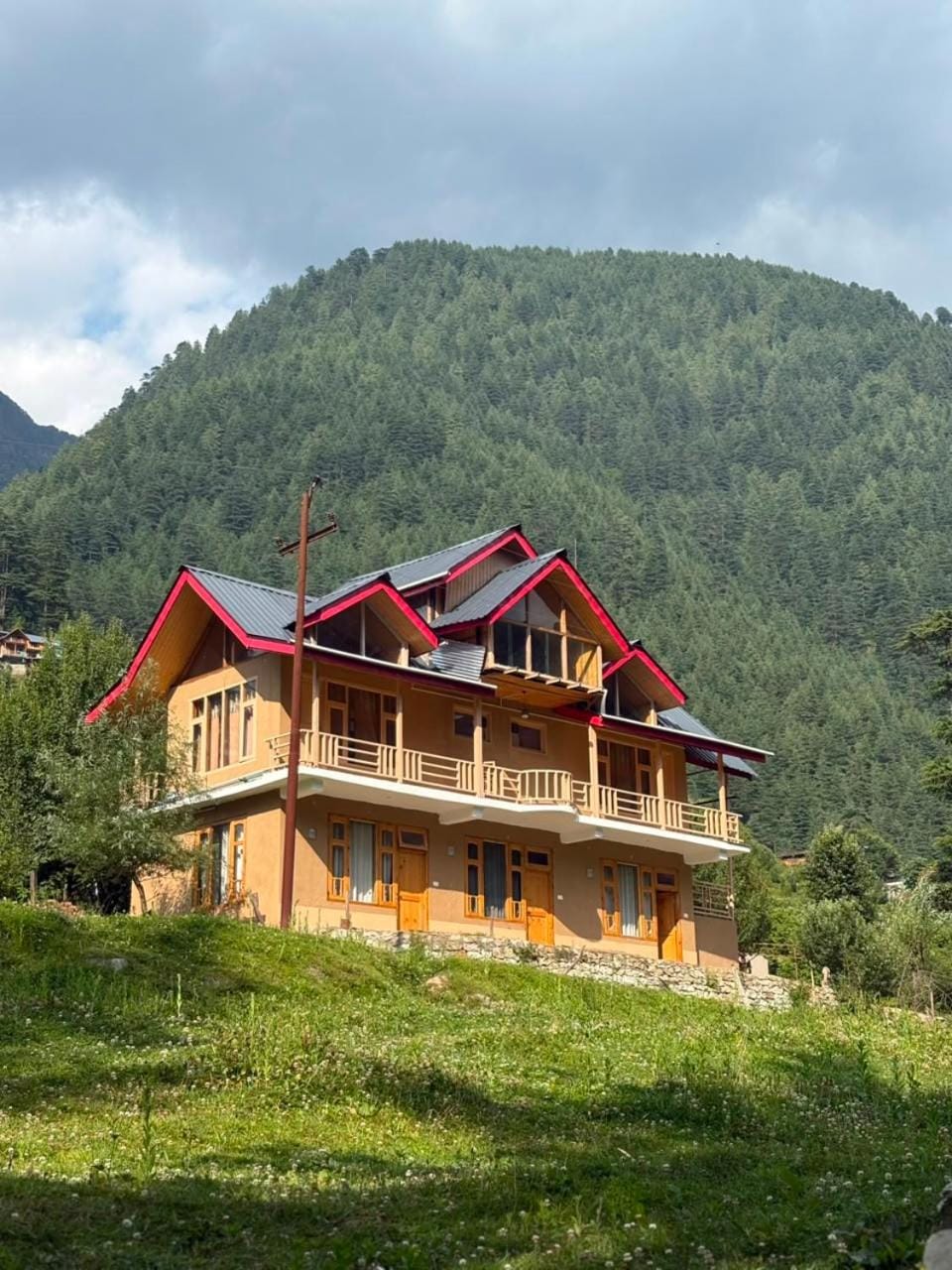 Property building, Day, Natural landscape, Mountain view