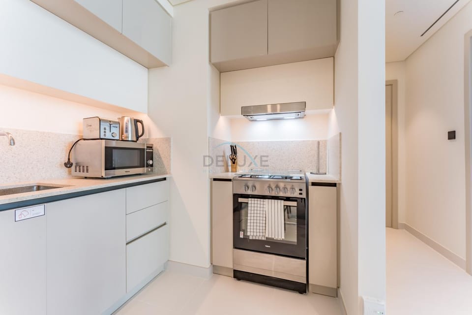 microwave, stove, toaster, kitchen