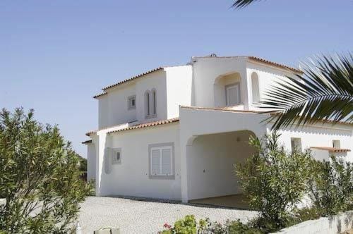 Casa Miguel -3 bedroom villa with private swimming pool Villa in Lagoa