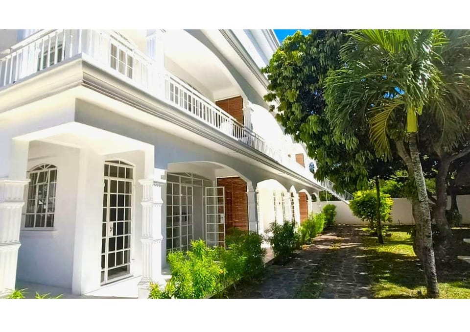 Property building, Facade/entrance, Off site