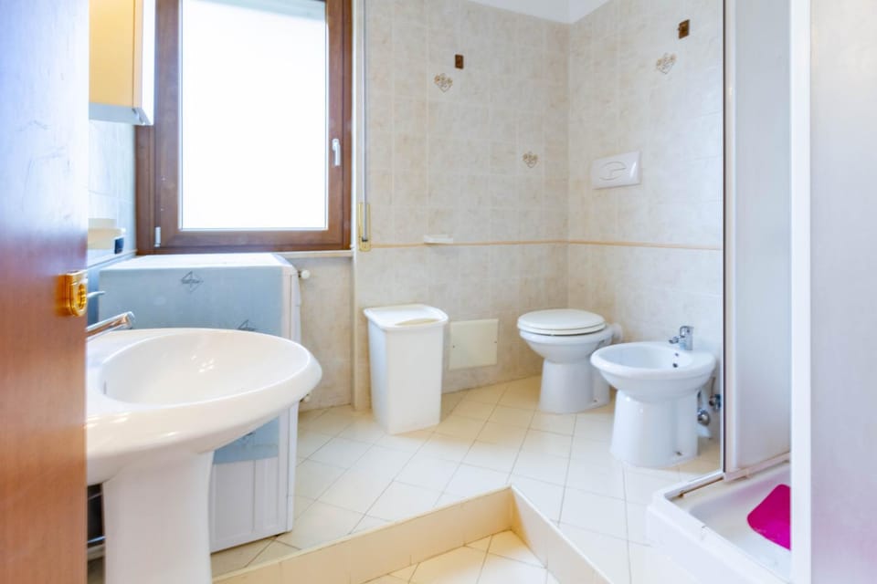 Bathroom, bidet
