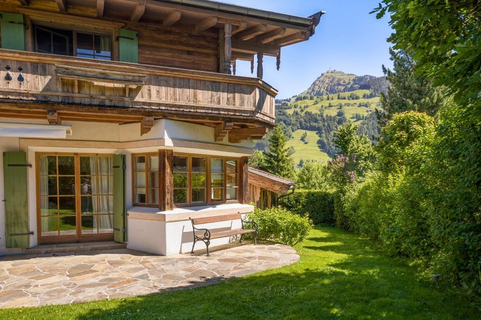 Property building, Natural landscape, Garden, View (from property/room), Balcony/Terrace, Mountain view