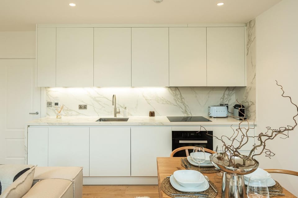 Kitchen or kitchenette, Dining area, stove, toaster